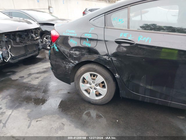 1G1BC5SM1J7229608 Chevrolet Cruze Ls Auto