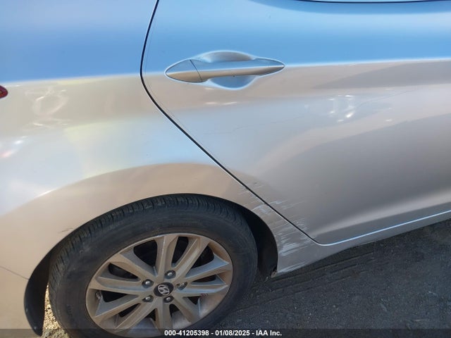 KMHDH4AE4FU259437 Hyundai ELANTRA SE