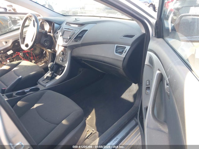 KMHDH4AE4FU259437 Hyundai ELANTRA SE