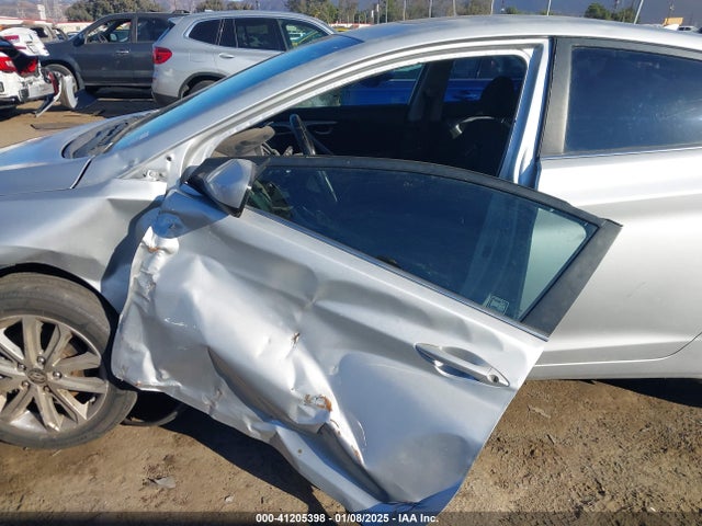 KMHDH4AE4FU259437 Hyundai ELANTRA SE