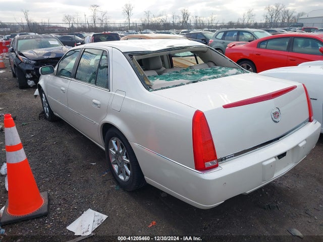 2011 CADILLAC DTS 1G6KD5E68BU120893 Photo 2
