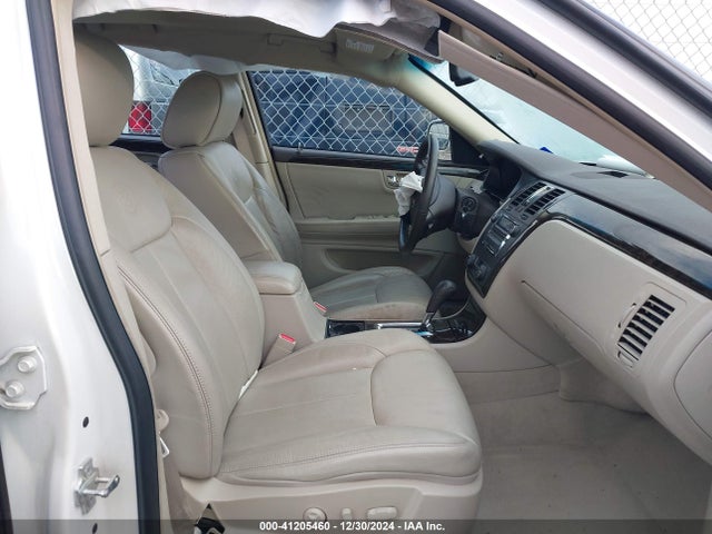 2011 CADILLAC DTS 1G6KD5E68BU120893 Photo 4
