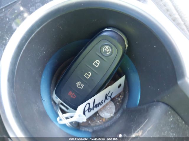 1FMCU9JXXEUA81070 Ford Escape Titanium