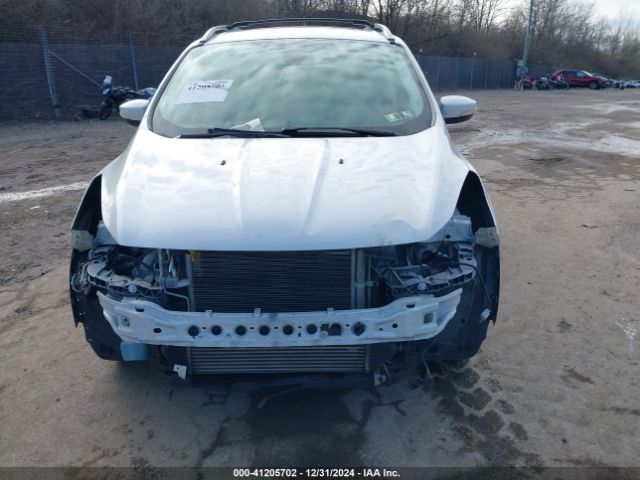 1FMCU9JXXEUA81070 Ford Escape Titanium