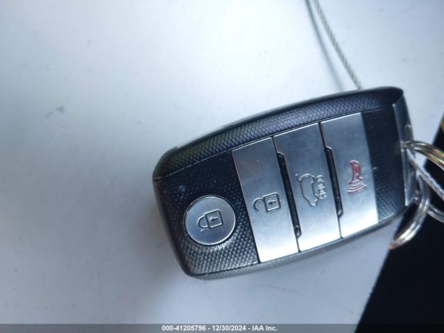 KNDJX3A51F7184019 KIA Soul !