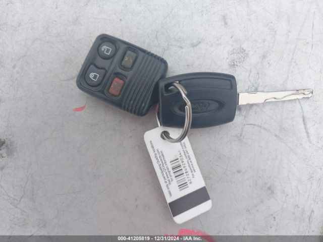 3FADP4TJ8EM236236 Ford FIESTA S
