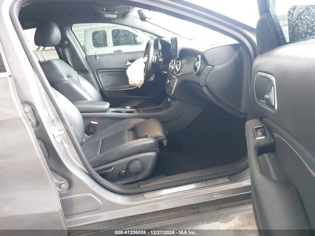 WDCTG4EBXGJ208251 Mercedes-Benz GLA 250