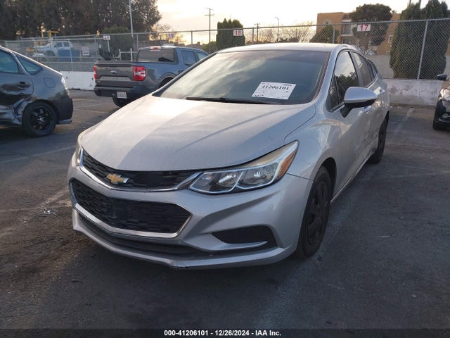 Chevrolet Cruze Ls Auto 2017 1G1BC5SM9H7175338 Image 2