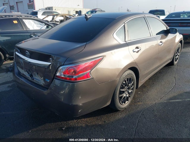 Nissan Altima 2.5 S 2014 1N4AL3AP0EN213331 Image 4