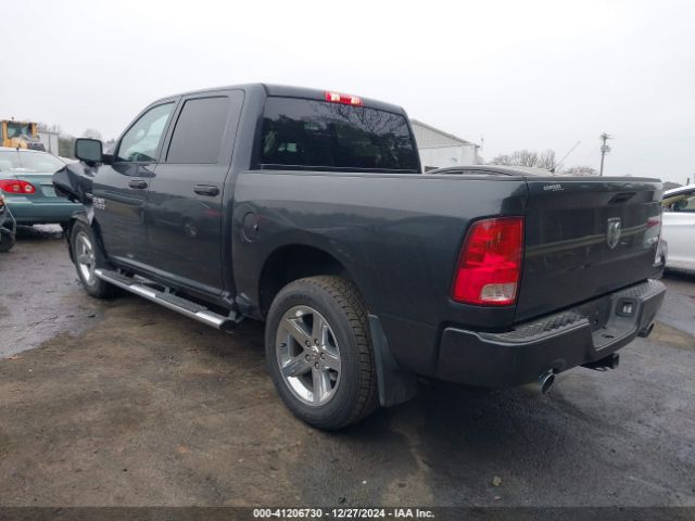 2018 RAM 1500 3C6RR7KT6JG130396 Photo 2