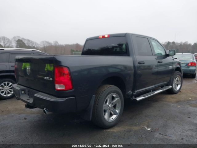 2018 RAM 1500 3C6RR7KT6JG130396 Photo 3