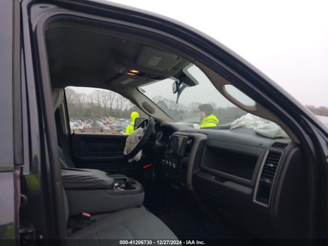2018 RAM 1500 3C6RR7KT6JG130396 Photo 4