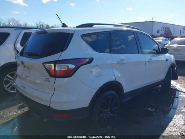 1FMCU9GD5JUB29632 Ford ESCAPE SE