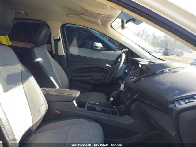 1FMCU9GD5JUB29632 Ford ESCAPE SE