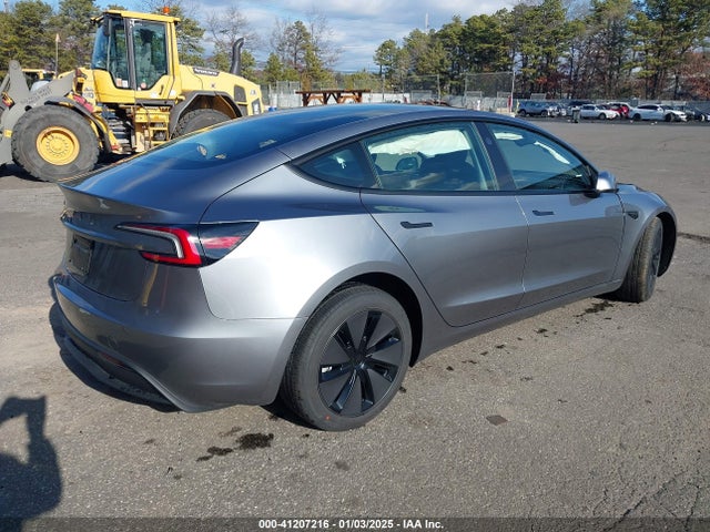 2025 TESLA MODEL 3 5YJ3E1EAXSF904139 Photo 3