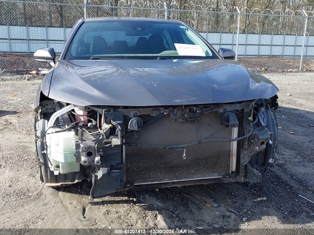 4T1B11HK1KU196748 Toyota CAMRY LE
