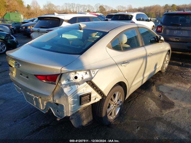 5NPD84LF3HH154055 Hyundai ELANTRA SE