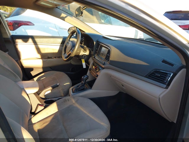 5NPD84LF3HH154055 Hyundai ELANTRA SE