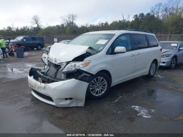 5TDYZ3DC5HS783453 Toyota Sienna Xle 8 Passenger