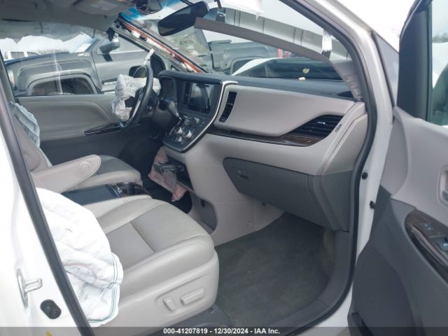 5TDYZ3DC5HS783453 Toyota Sienna Xle 8 Passenger