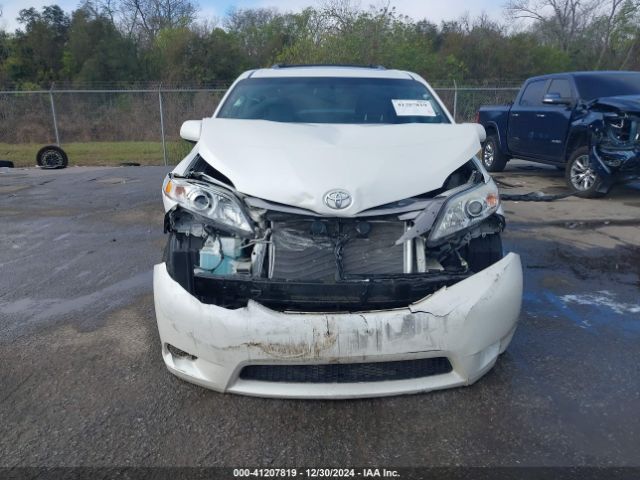5TDYZ3DC5HS783453 Toyota Sienna Xle 8 Passenger