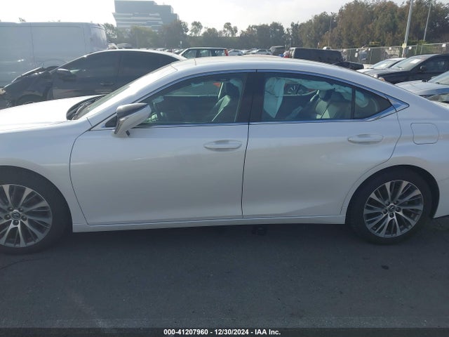 Lexus ES 350 2020 58ADZ1B19LU060380 Image 14