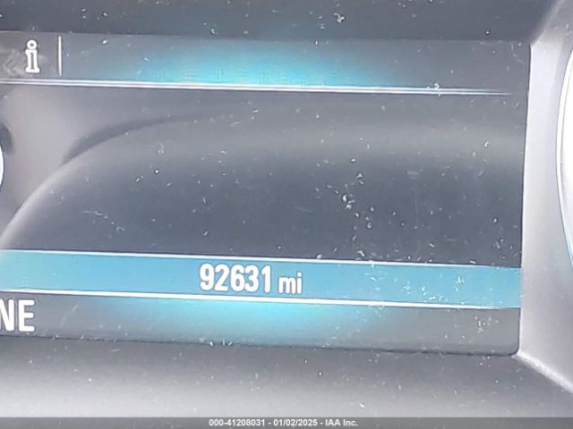 W04GV8SX5J1123016 Buick Regal Tourx Essence