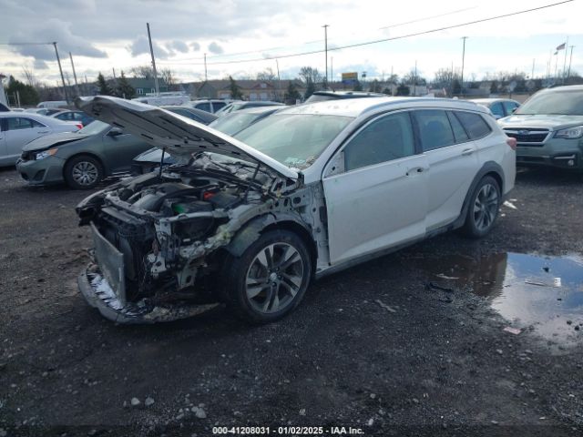 W04GV8SX5J1123016 Buick Regal Tourx Essence