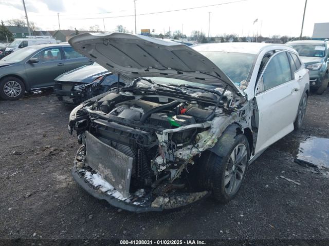 W04GV8SX5J1123016 Buick Regal Tourx Essence