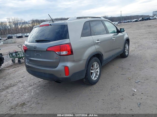KIA SORENTO LX 2014 5XYKT3A62EG474361 Image 4