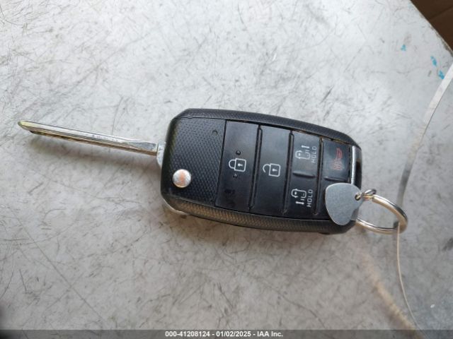 KNDMB5C18F6067710 KIA SEDONA LX