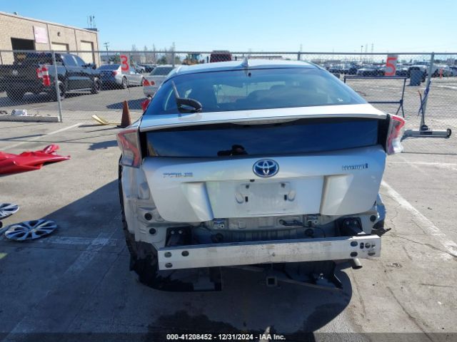JTDKARFU9G3022141 Toyota Prius Three Touring