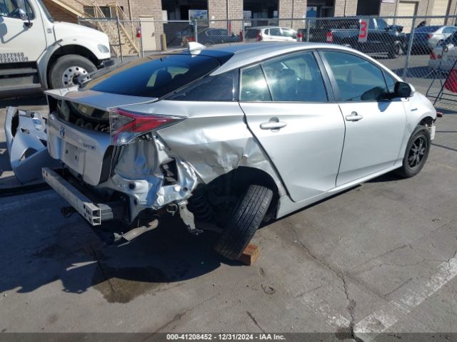 JTDKARFU9G3022141 Toyota Prius Three Touring