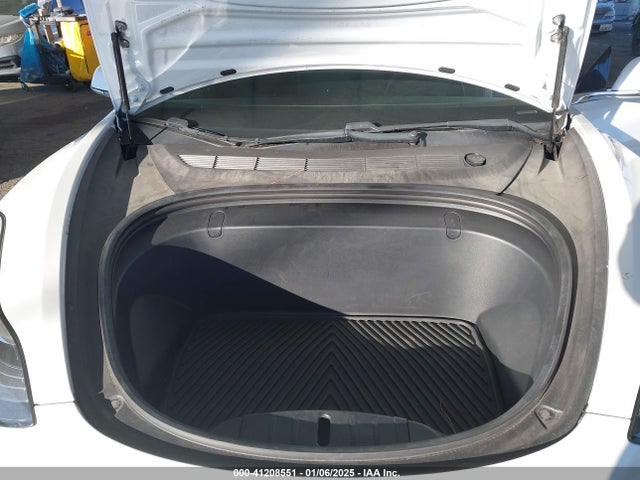 2019 TESLA MODEL 3 5YJ3E1EA7KF437908 Photo 9
