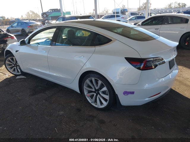2019 TESLA MODEL 3 5YJ3E1EA7KF437908 Photo 2