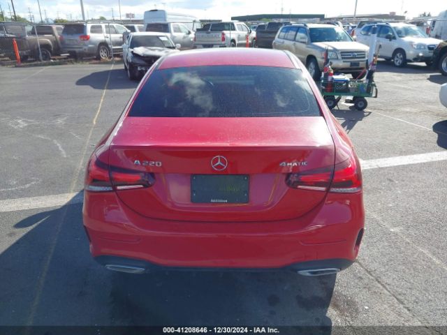 WDD3G4FB3KW019379 Mercedes-Benz A 220 4matic