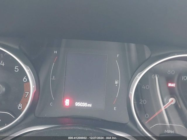 3C4NJDBB2JT307182 Jeep Compass Latitude