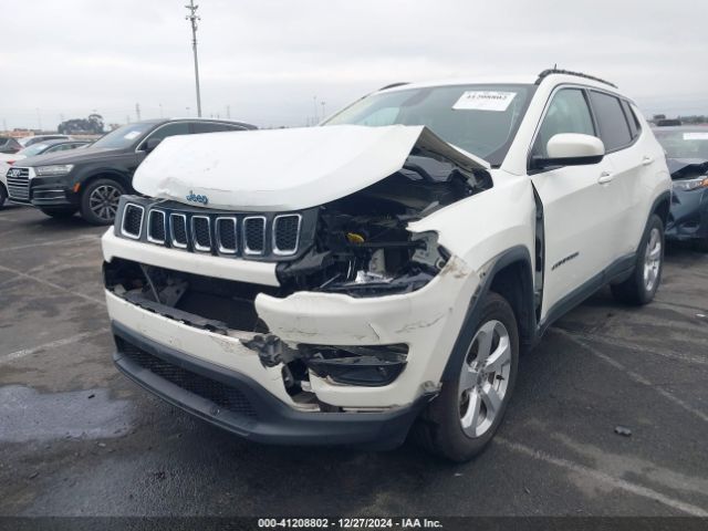 3C4NJDBB2JT307182 Jeep Compass Latitude