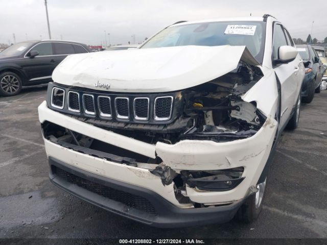 3C4NJDBB2JT307182 Jeep Compass Latitude