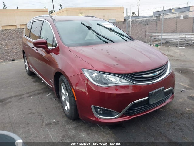 2018 2C4RC1L73JR230166 main image
