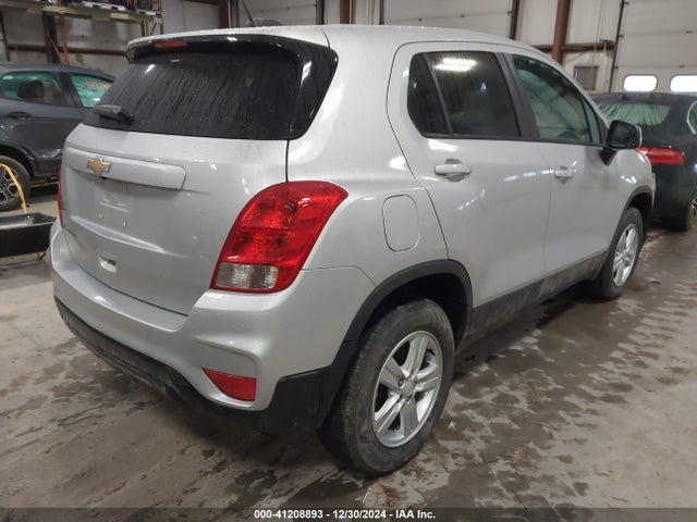 Chevrolet TRAX LS 2022 KL7CJNSM5NB550309 Image 4