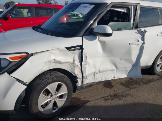 KNDJN2A27G7392185 KIA Soul