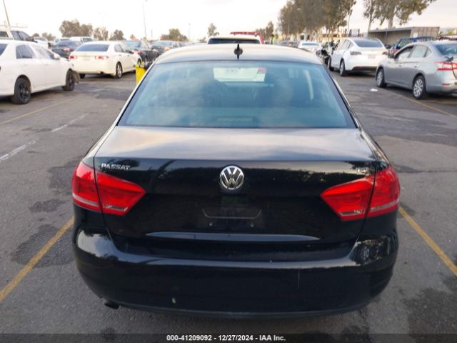 1VWAT7A32FC024656 Volkswagen Passat 1.8t Wolfsburg Edition