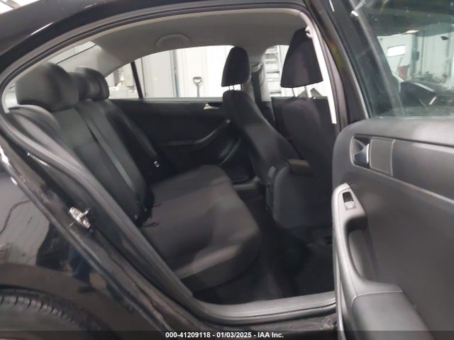 3VW2K7AJ9EM440805 Volkswagen JETTA S