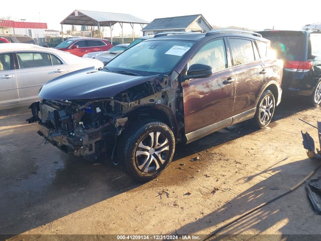 Toyota RAV4 LE 2017 2T3BFREVXHW632382 Image 2