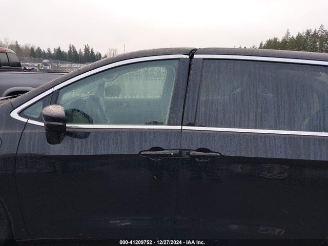 2C4RC1S75RR134570 Chrysler Pacifica Hybrid Select