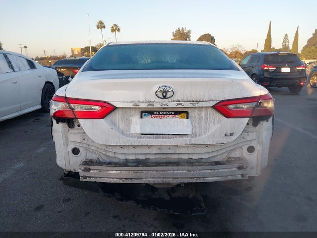 Toyota CAMRY LE 2018 4T1B11HK3JU615357 Image 16