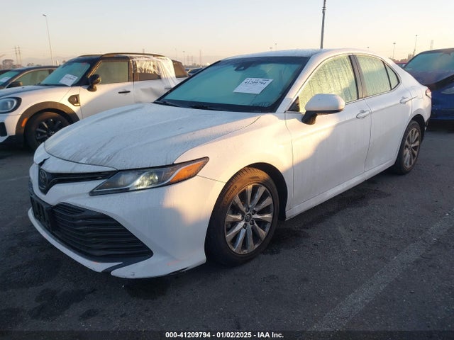 Toyota CAMRY LE 2018 4T1B11HK3JU615357 Image 2