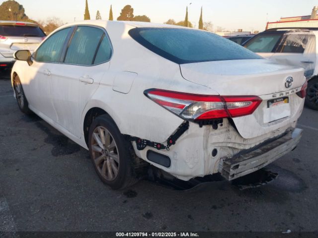 Toyota CAMRY LE 2018 4T1B11HK3JU615357 Image 3
