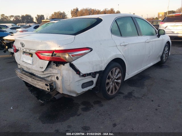 Toyota CAMRY LE 2018 4T1B11HK3JU615357 Image 4